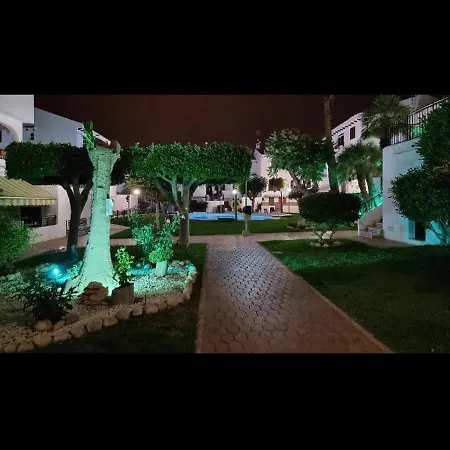 Alice's Wonderland - Oleza Garden - Pool & Garden View Apartamento *